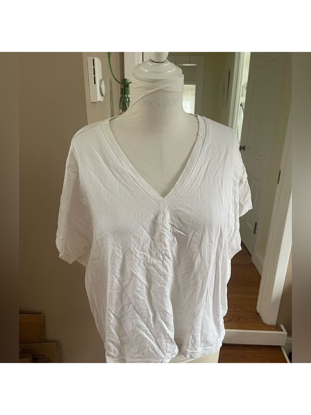 OAK+FORT V-Neck White Women's Cropped Tee